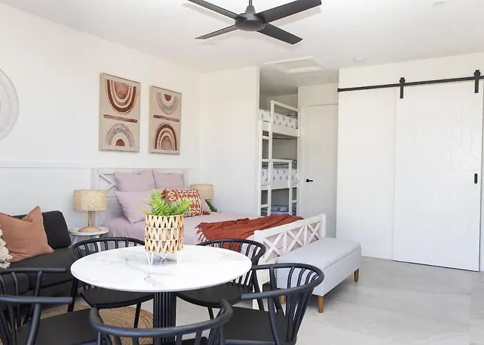 Sailfish Studio - Beachside Private Access Granny Flat By Uholiday